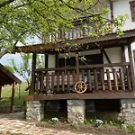 Tatil Evi Vikendica I Vajat Vrbica *