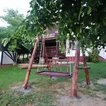 Vikendica I Vajat Vrbica Tatil Evi *