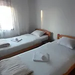 Vikendica I Vajat Vrbica Tatil Evi *