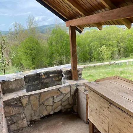 Vikendica I Vajat Vrbica 別荘 Kalesija