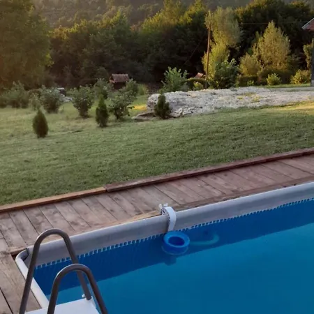 Vikendica I Vajat Vrbica *