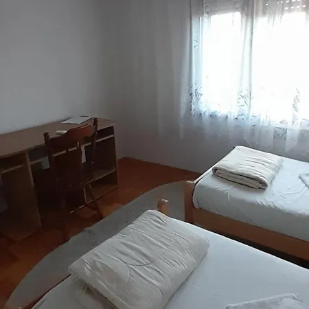 Vikendica I Vajat Vrbica