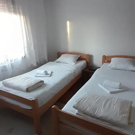 Holiday home Vikendica I Vajat Vrbica