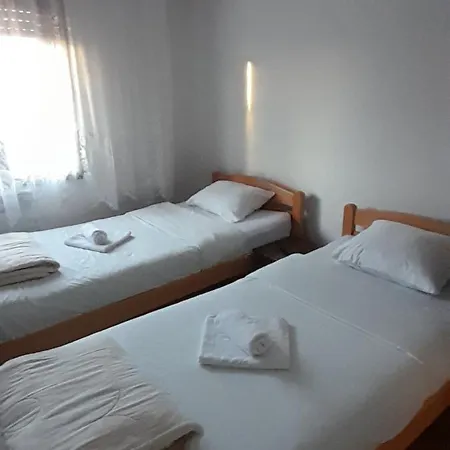 Vikendica I Vajat Vrbica Feriehus *